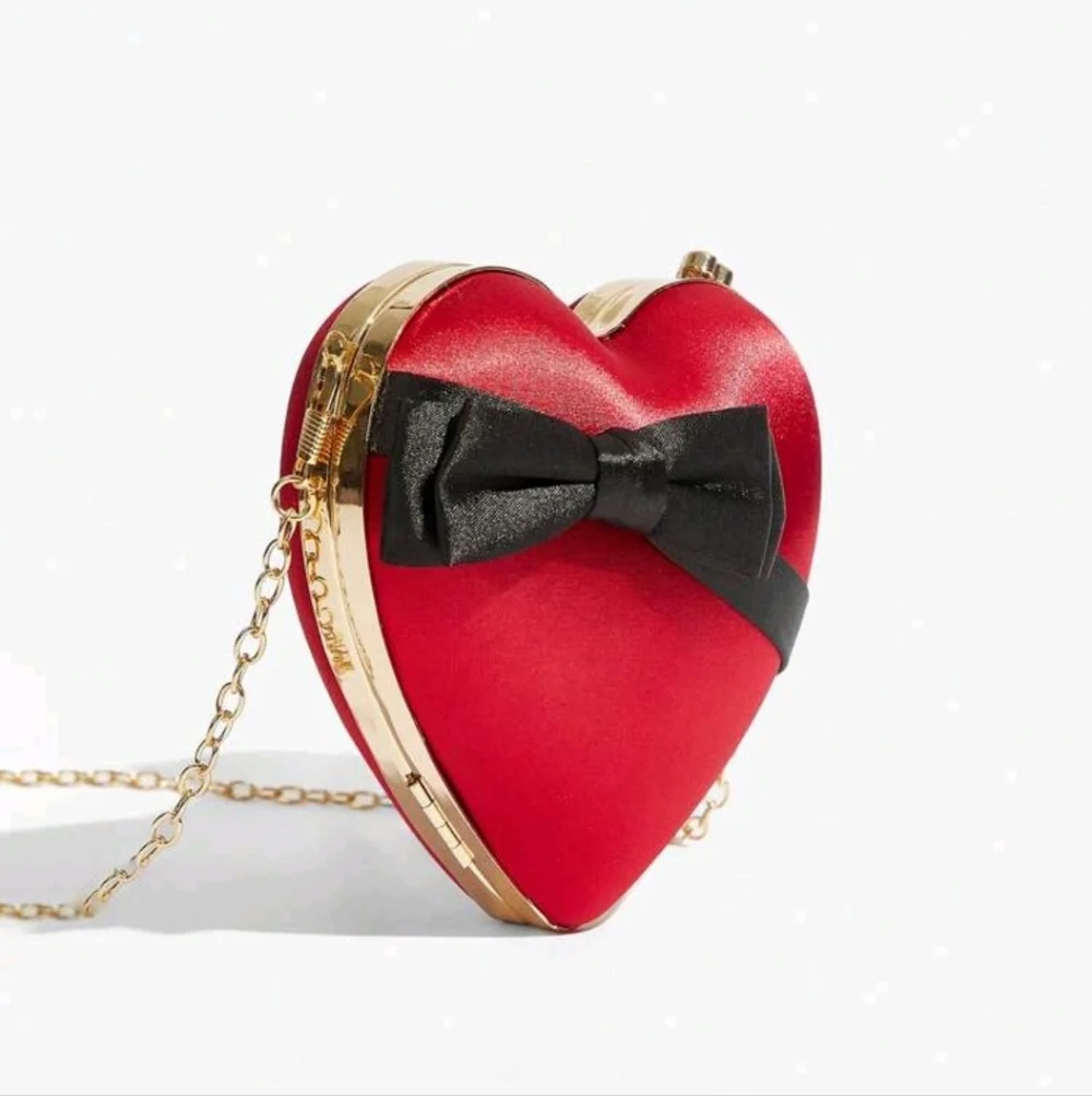 BRAND NEW ** Heart-Shaped Red Evening Bag with Black Bow